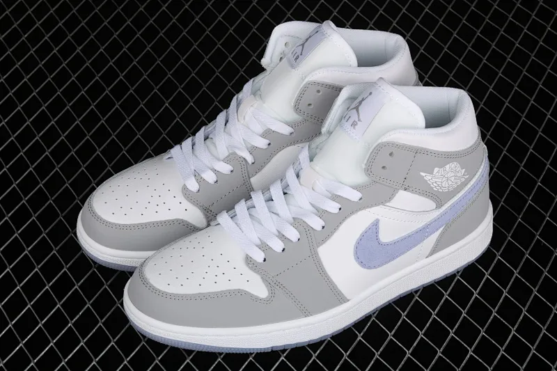All categories Air Jordan Jordan series basketball shoes Air Jordan 1 Mid Air Jordan 1 Mid AJ1 Joe 1 Zhongbang white gray blue color BQ6472-105